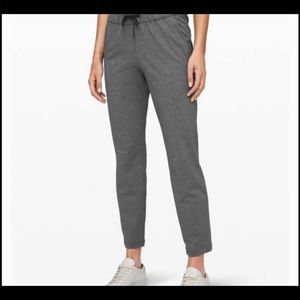 On the fly 7/8 pants - NWOT